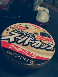 �������N�b�L�[�A���h�o�j��