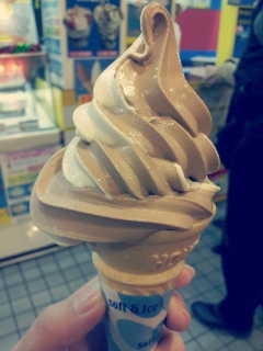 �y�����T��